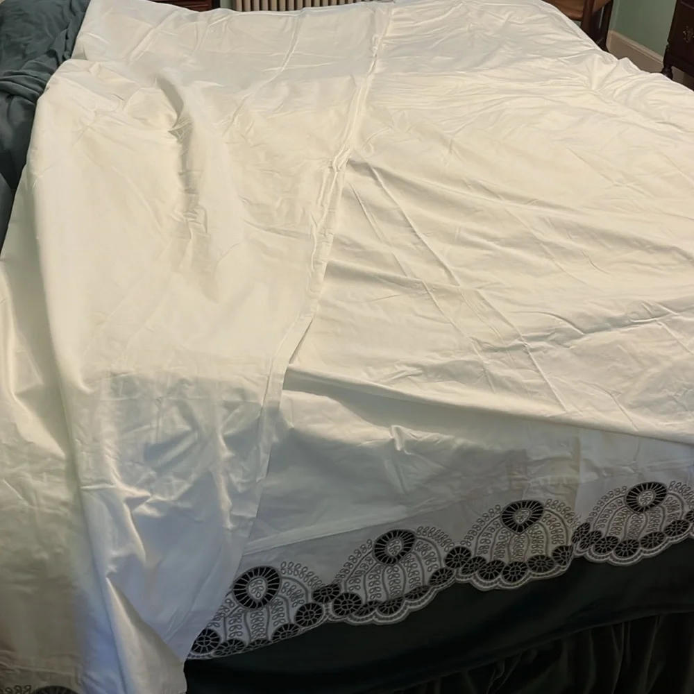 Anthropologie Eyelet Embroidered Duvet Cover Size Queen NEW